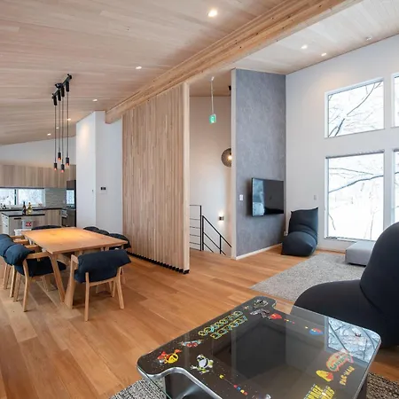 Moraine Onsen Chalet